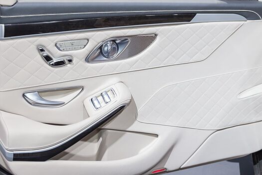 В Петербурге угнали пятитонный бронированный Mercedes S600 c пустым баком