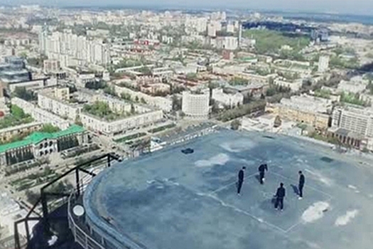 Футболисты «Урала» провели тренировку на крыше небоскреба