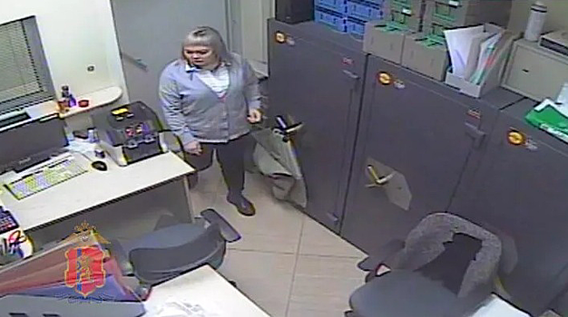 Полицейские сняли фильм об укравшей 23 миллиона рублей кассирше из Ачинска