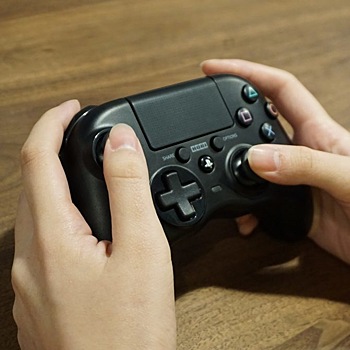 Hori представила новый контроллер для PlayStation 4
