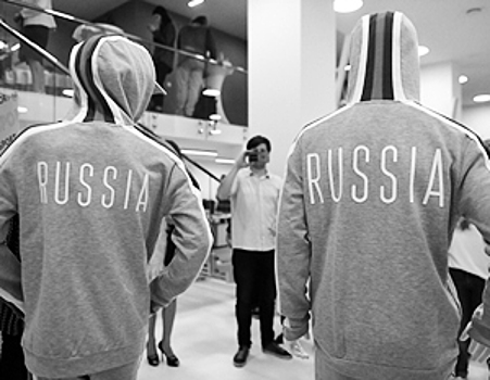 Олимпийцам пришлось заклеивать слово Russia на вещах