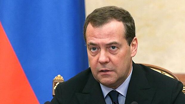 Медведев в Петербурге вручит премию по частному праву