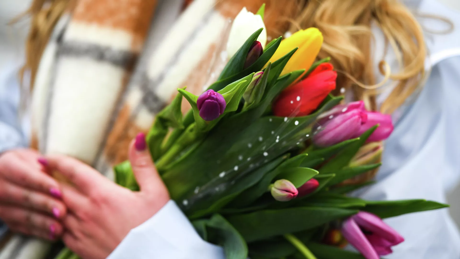 Большинство российских мужчин считают 8 Марта важной датой