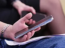 Эндокринолог: смартфон и запрещенные вещества действуют на мозг одинаково негативно