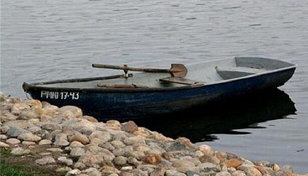 В Карелии ищут рыбаков из перевернувшейся на озере лодки