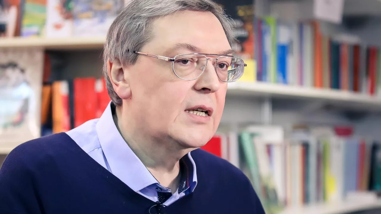 Внука Алексея Толстого признали иностранным агентом