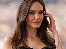 Анджелина Джоли подала анонимный иск с требованием узнать, почему ФБР не арестовало Брэда Питта