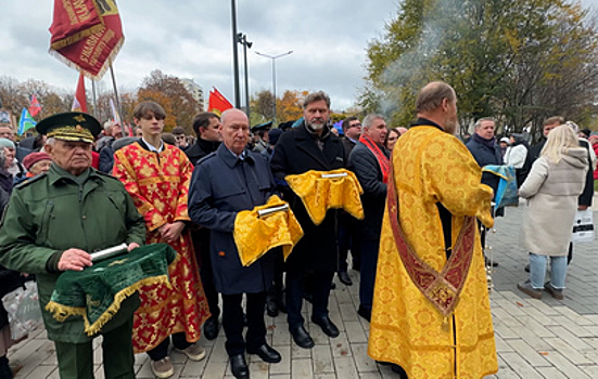 Капсулу с землёй из зоны СВО заложили в основание храма в Москве
