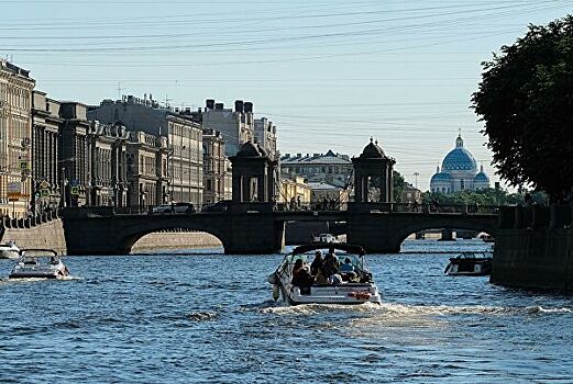 В Петербурге подросток попытался переплыть реку и утонул