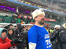 «Локомотив» вручил «Гене Букину» именную футболку