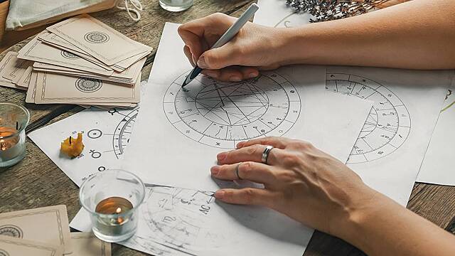 Что такое натальная карта человека: как ее читать и стоит ли верить астрологии