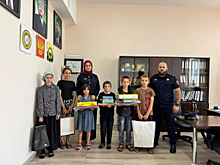 Полицейские и общественники Чеченской Республики провели акцию «Помоги пойти учиться»