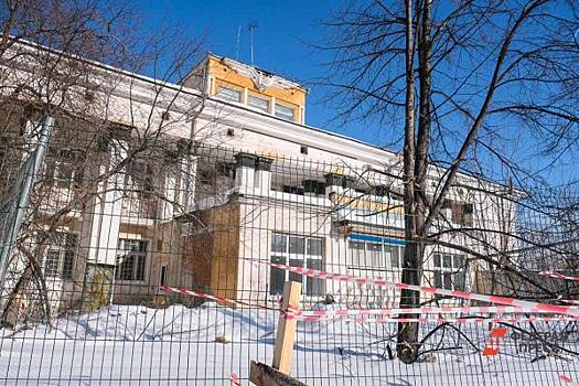 Очевидцы о сносе аэровокзала Уктус в Екатеринбурге: «Бараки старые»