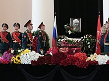 Петербург прощается с Даниилом Граниным