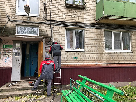 Жители улицы Юности в Курске остались без стекол в квартирах