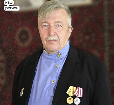 Нижегородец пишет иконы для фронта и храмов освобожденных территорий