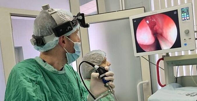 В Пушкине медики удалили пациенту полип, мешавший дышать ему 30 лет