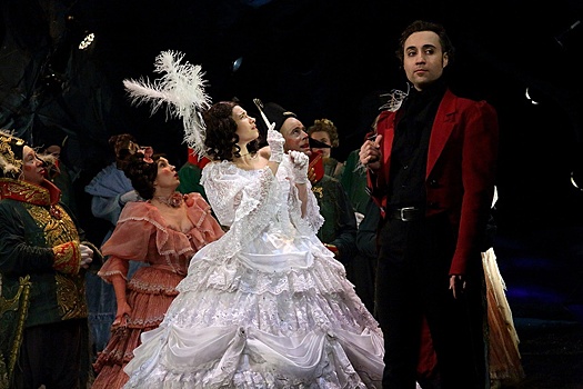 Свердловская музкомедия привезла в Москву Гоголя, Лермонтова и Боккаччо