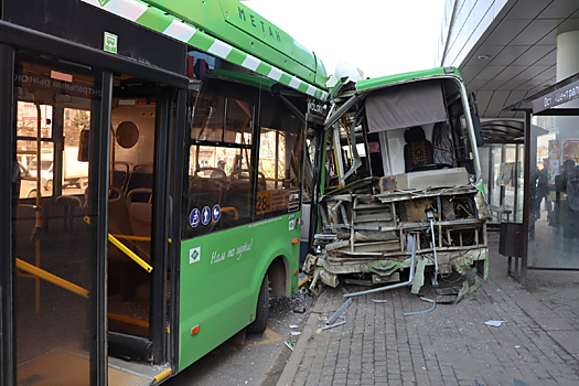 В Курске 10 человек пострадали в массовом ДТП с автобусом