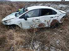В Беляевском районе иномарка слетела в кювет. Водитель и пассажир госпитализированы
