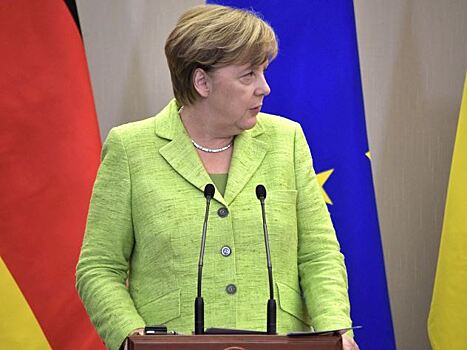 Меркель заявила о необходимости диалога с Россией