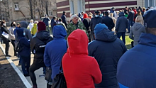 Жительница: Балаковские власти также собрали толпу за «коронавирусными» пропусками