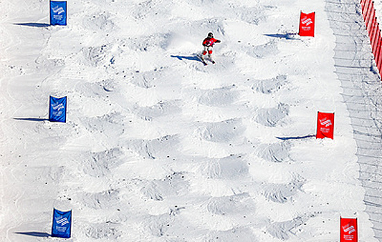 FIS предоставила нейтральный статус еще пяти российским спортсменам