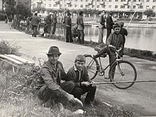 Фотомарафон "100-летие ТАССР": рыбаки на городском озере Зеленодольска, 1980 год