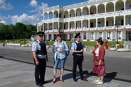 На Северном речном вокзале полицейские провели профилактическую акцию против киберпреступности