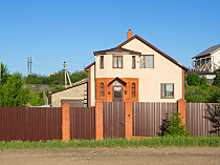 Частные дома в регионах России продолжают дешеветь