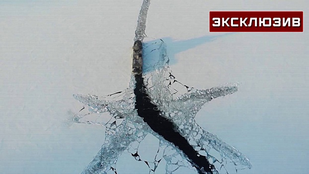 «Иван Папанин» сделал «звезду» при развороте во льдах Земли Франца-Иосифа