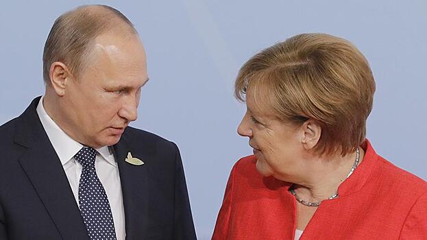Макрон и Меркель позвонили Путину