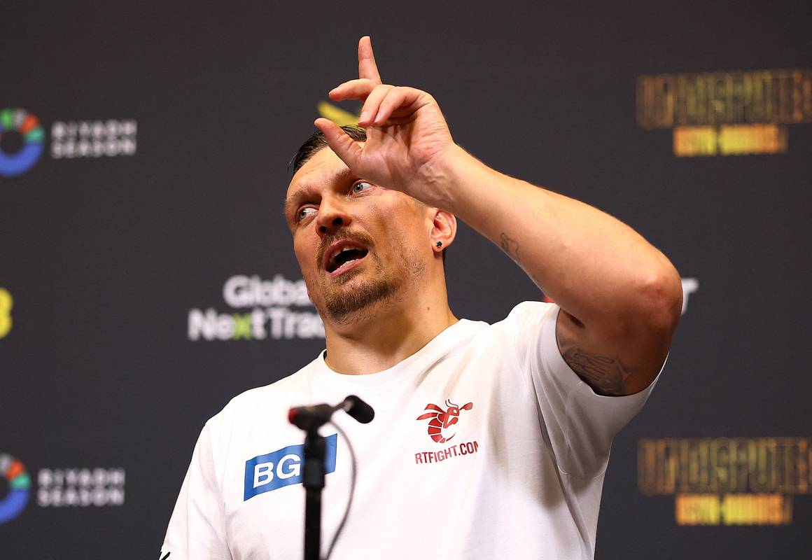 Усик отказался драться с бывшим чемпионом UFC