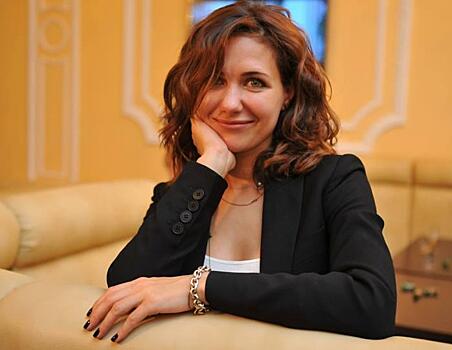 Климова получила альбом готовых снимков со дня рождения Беллы