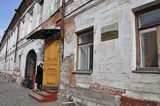 «Даже полов нет». Что не показали министру культуры в Архангельске?