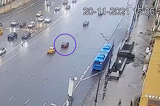 Момент смертельной аварии с известным автоблогером в Москве попал на видео