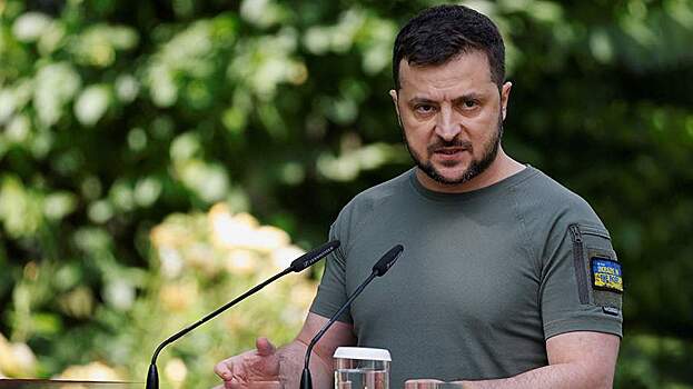Зеленский предложил Раде продлить мобилизацию на Украине