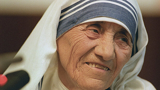 Мать Тереза имела "огромный счет" в Ватикане, считает скандальный журналист