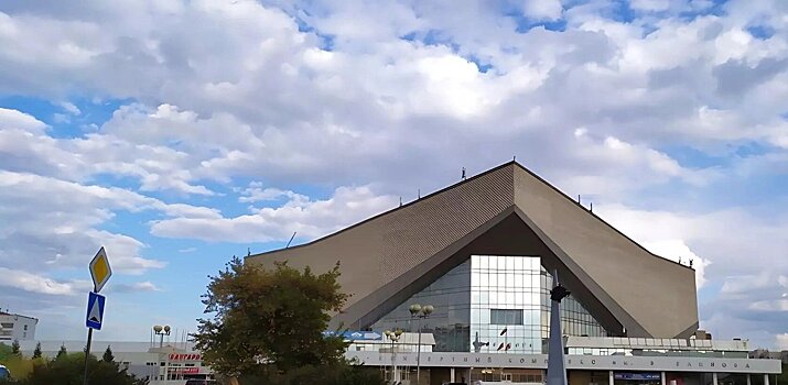 Пожар в СКК имени Блинова в Омске потушен. В здании, вероятно, загорелся пеноплекс