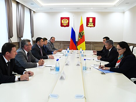 Игорь Руденя встретился с Чрезвычайным и Полномочным Послом Кыргызской Республики в РФ Аликбеком Джекшенкуловым