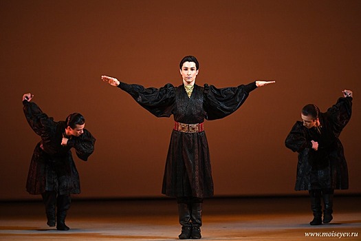 Концерты Государственного академического ансамбля народного танца имени Игоря Моисеева прошли на Новой сцене Большого театра