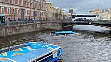 Двое пострадавших умерли в больнице после падения автобуса в Мойку