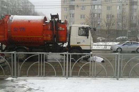 В Ставрополе мусоровоз насмерть сбил пенсионерку