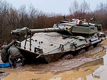 Поступившие в ВСУ колесные танки Centauro B1 боятся бездорожья