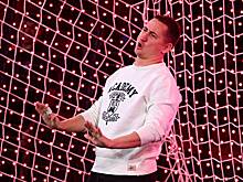 Быстров упрекнул футболистов в нежелании играть за «стрелку» и «ромбик»