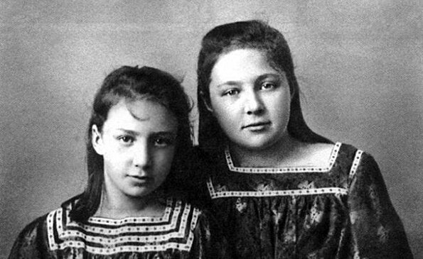 Анастасия Цветаева: "Мы не спрашивали, где Галин отец, помогает ли он семье"