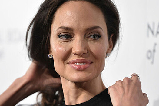 Анджелина Джоли мечтает сыграть в "Звездных войнах"