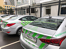 На задних стеклах мобильных комплексов фотовидеофиксации появились предупреждающие надписи