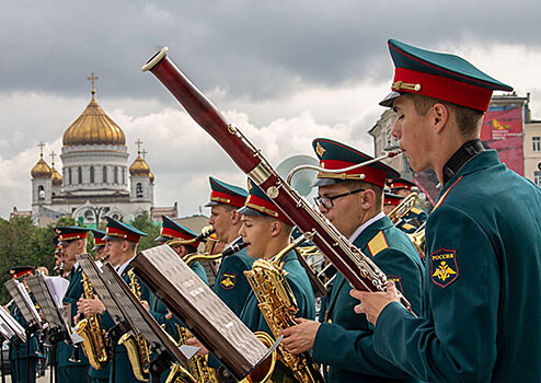 Военный оркестр 154-го Преображенского полка выступит в «Сокольниках»