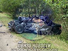 В Сердобском районе после серьезного ДТП машина стала грудой металла